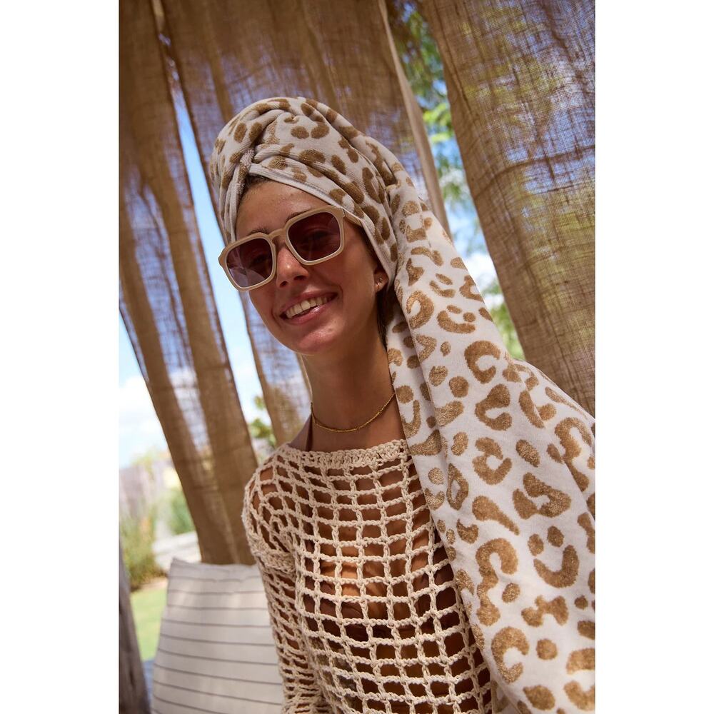 NWT Caro Home Leopard Skin Ivory Gold Beach Towel